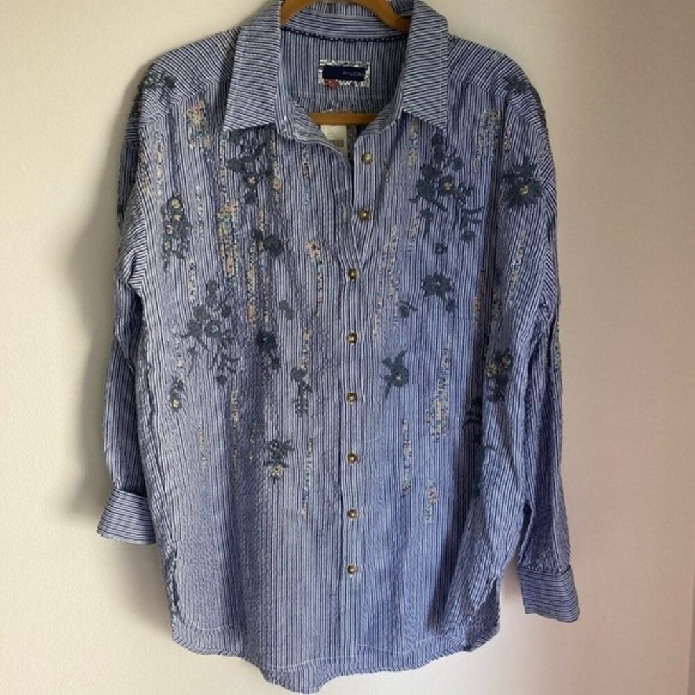 Pilcro Anthropologie Women’s Embroidered Buttondown size Small. NWT! Runs large - Picture 6 of 14
